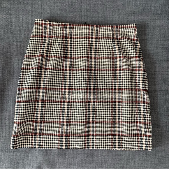 H&M Plaid Skirt - Picture 2 of 6